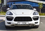 White Porsche Cayenne GTS 2015